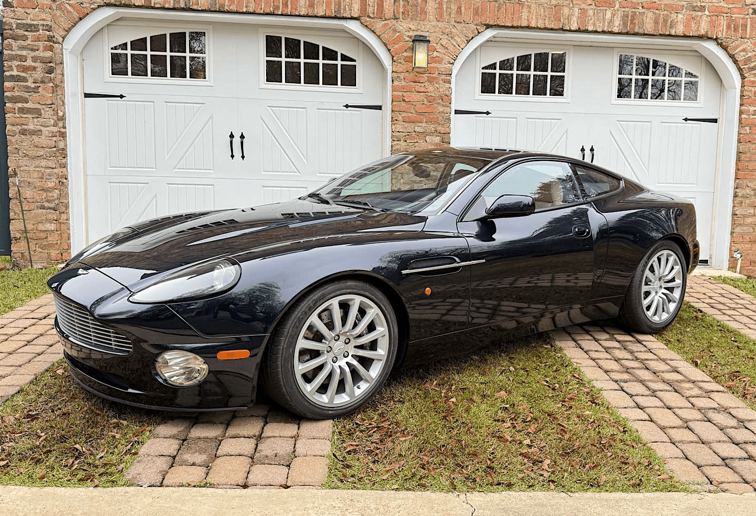 2002 Aston Martin Vanquish sold for $51,500