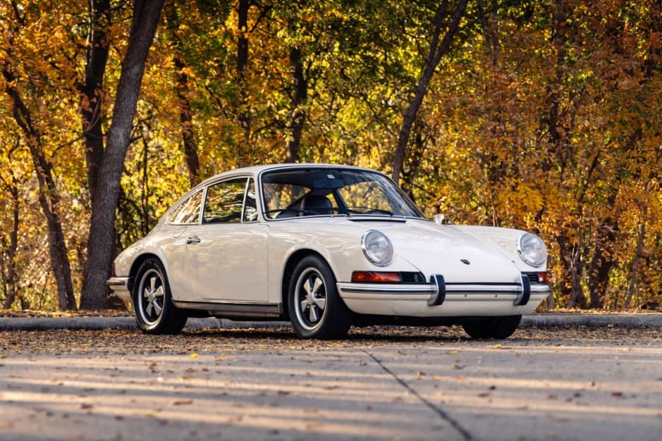 1972 Porsche LWB 911T (1969-1973) sold for $72,727