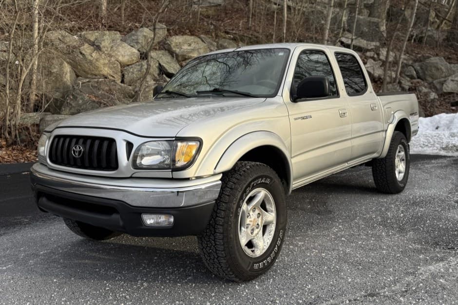2004 Toyota Tacoma (N1X0 1995-2005) sold for $12,500