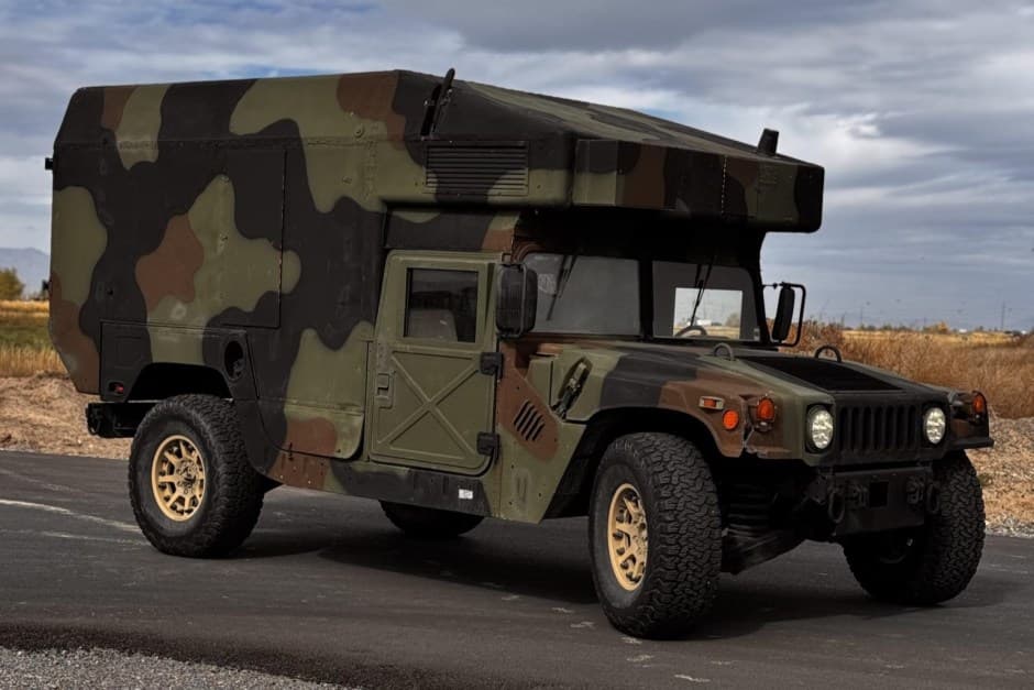 2000 Hummer HMMWV/Humvee sold for $13,250