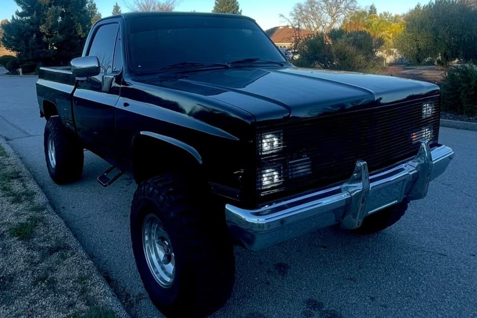 1984 Chevrolet C/K (1973-1991) sold for $17,250