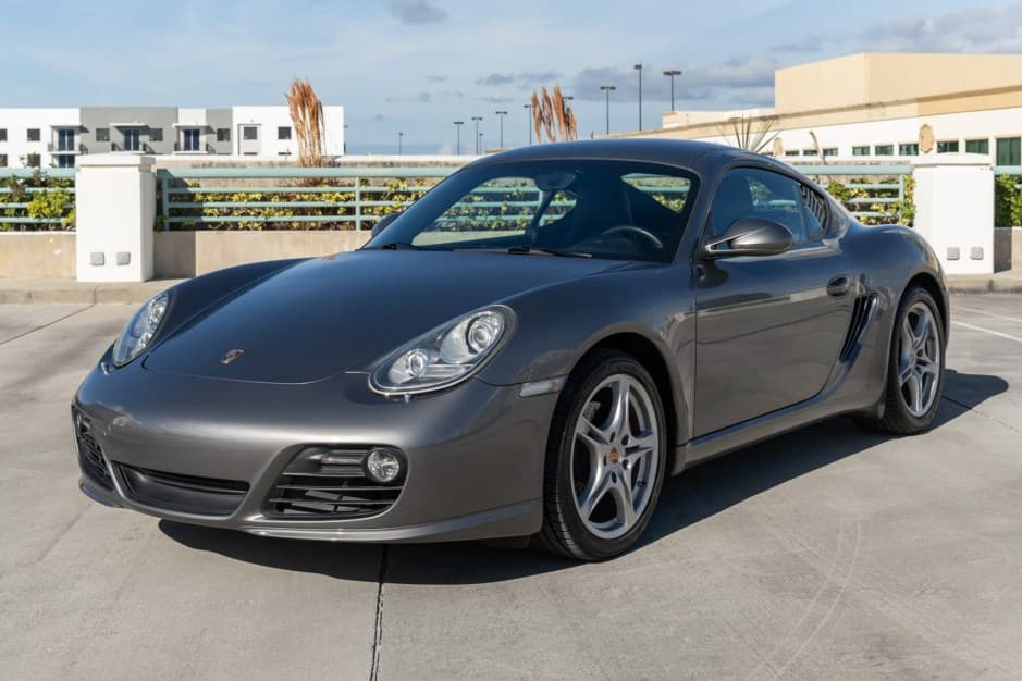 2010 Porsche 987 Cayman sold for $48,000