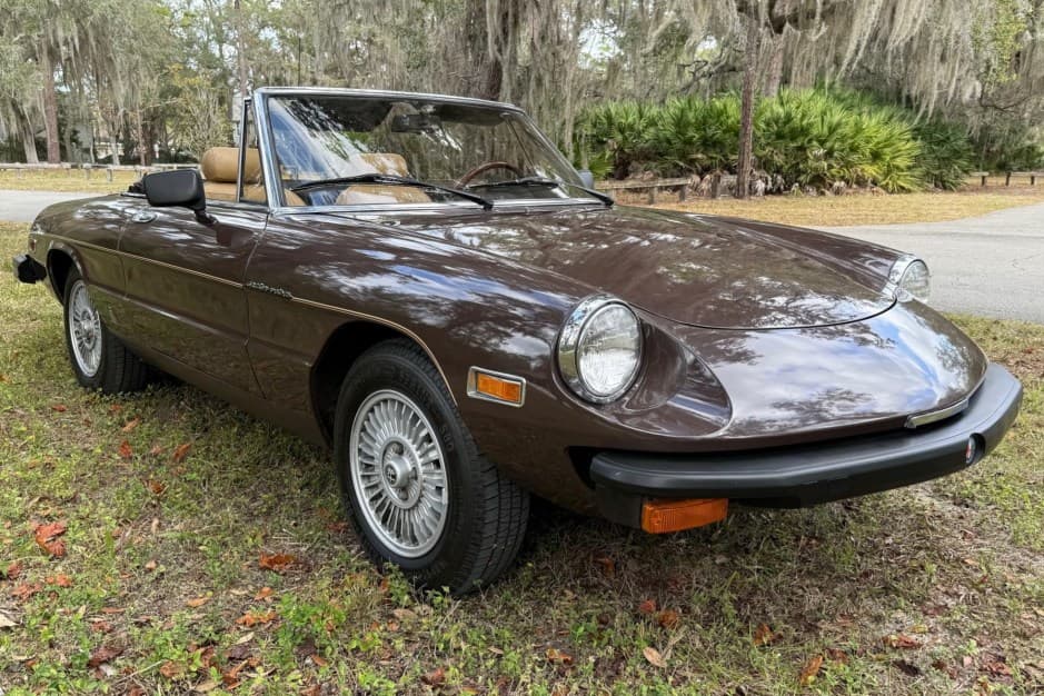 1980 Alfa Romeo 105/115 Spider Series 2 sold for $14,500