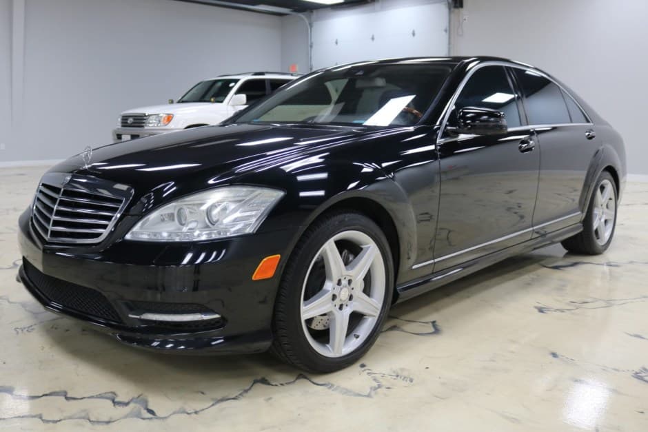 2010 Mercedes-Benz W221 S-Class sold for $14,350