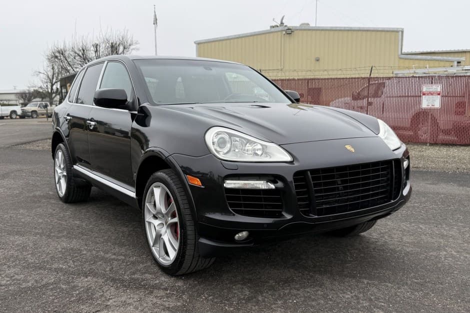 2008 Porsche 955/957 Cayenne (2003-2010) sold for $11,750