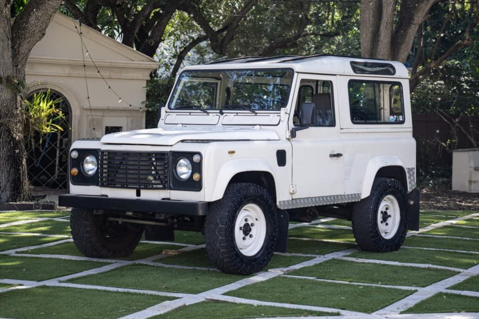 1987 Land Rover 90 / Defender 90 (Euro Spec) sold for $20,000
