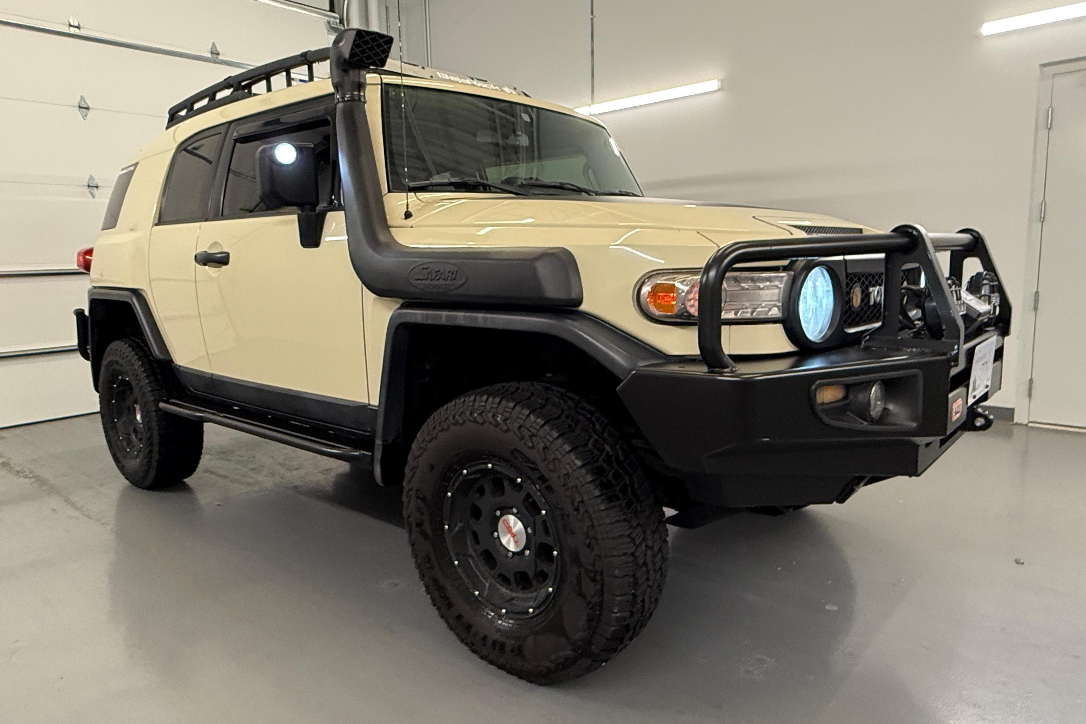 2010 Toyota FJ Cruiser sold for $19,500