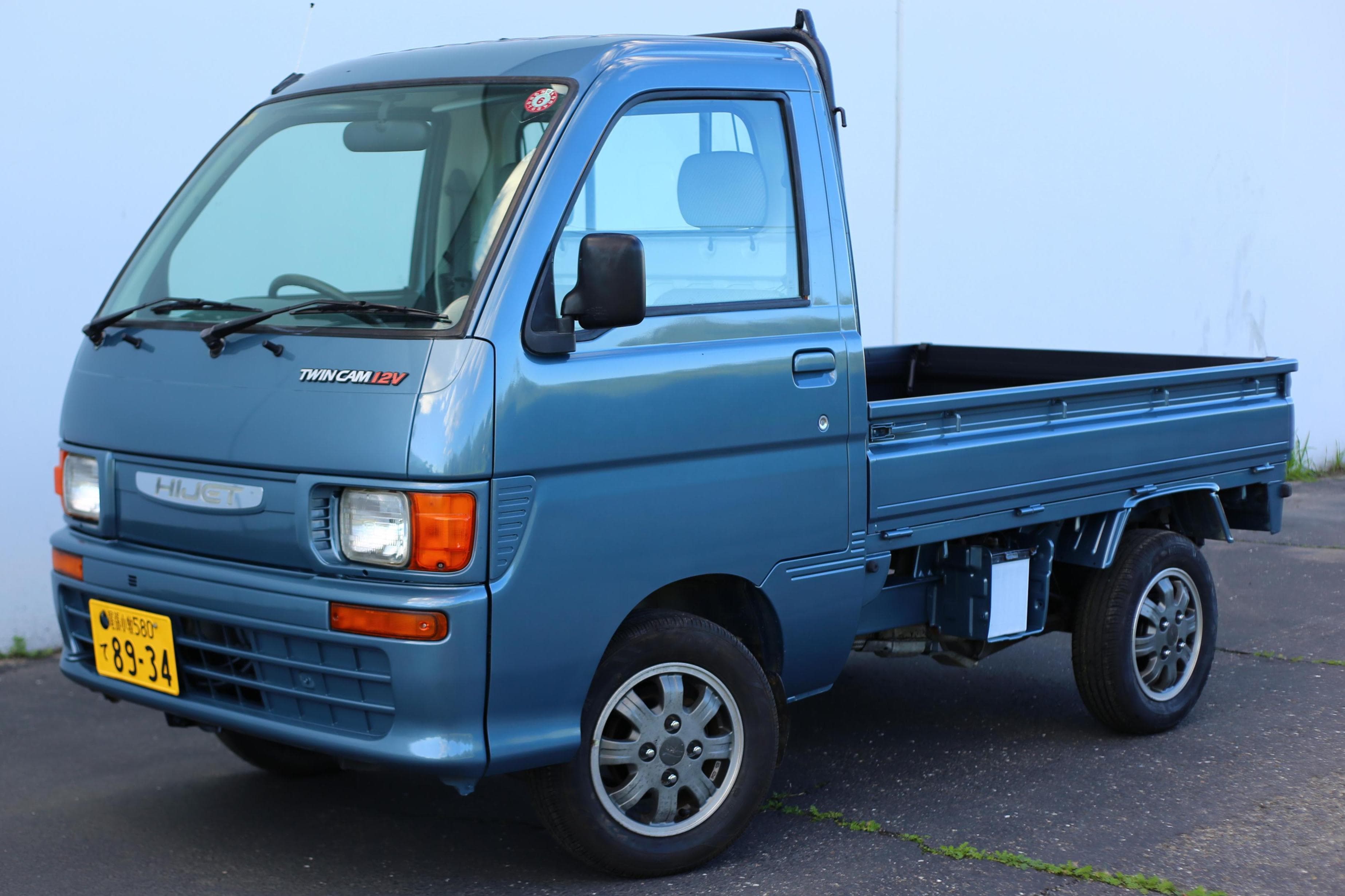 1996 Daihatsu Hijet sold for $6,950
