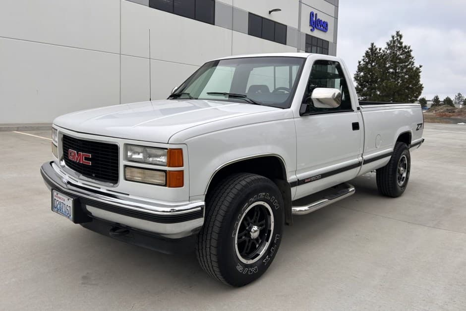 1994 GMC Sierra (GMT400 1988-2002) sold for $9,500