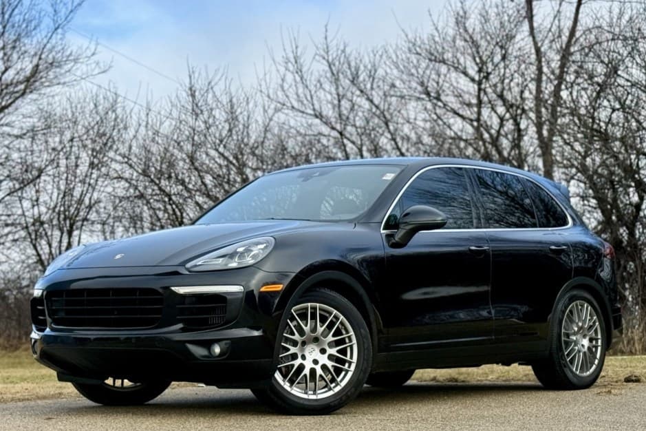 2015 Porsche 958 Cayenne (2011-2018) sold for $29,500