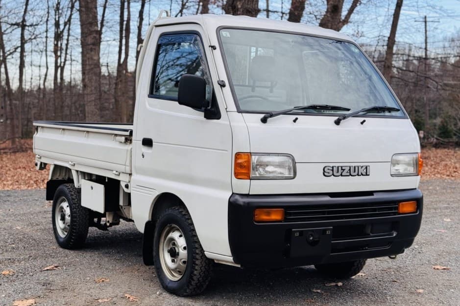 1998 Suzuki Carry sold for $11,000