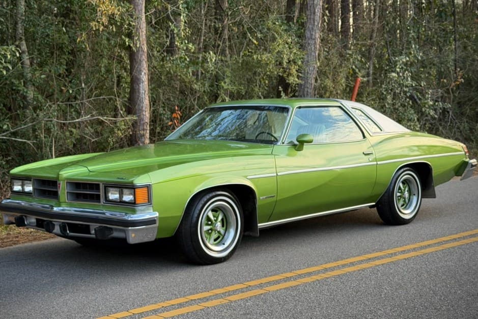 1976 Pontiac Tempest / LeMans sold for $10,500