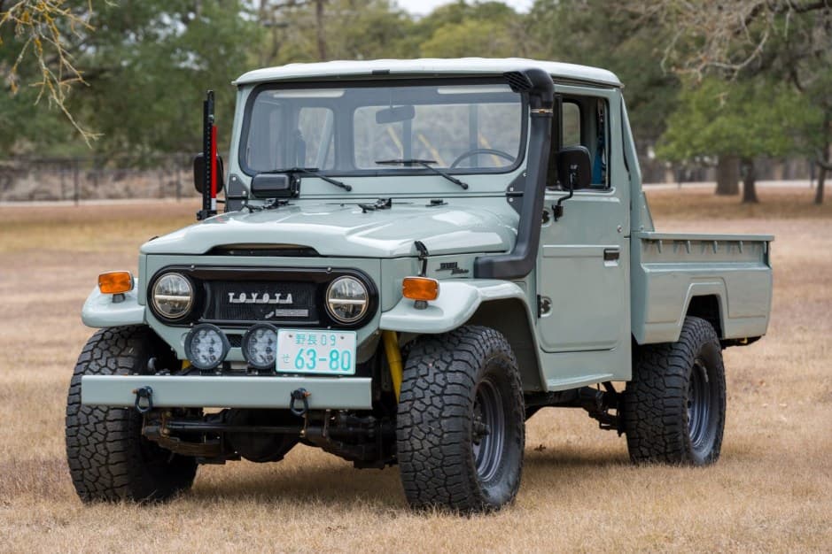 1974 Toyota Land Cruiser FJ45 sold for $31,750