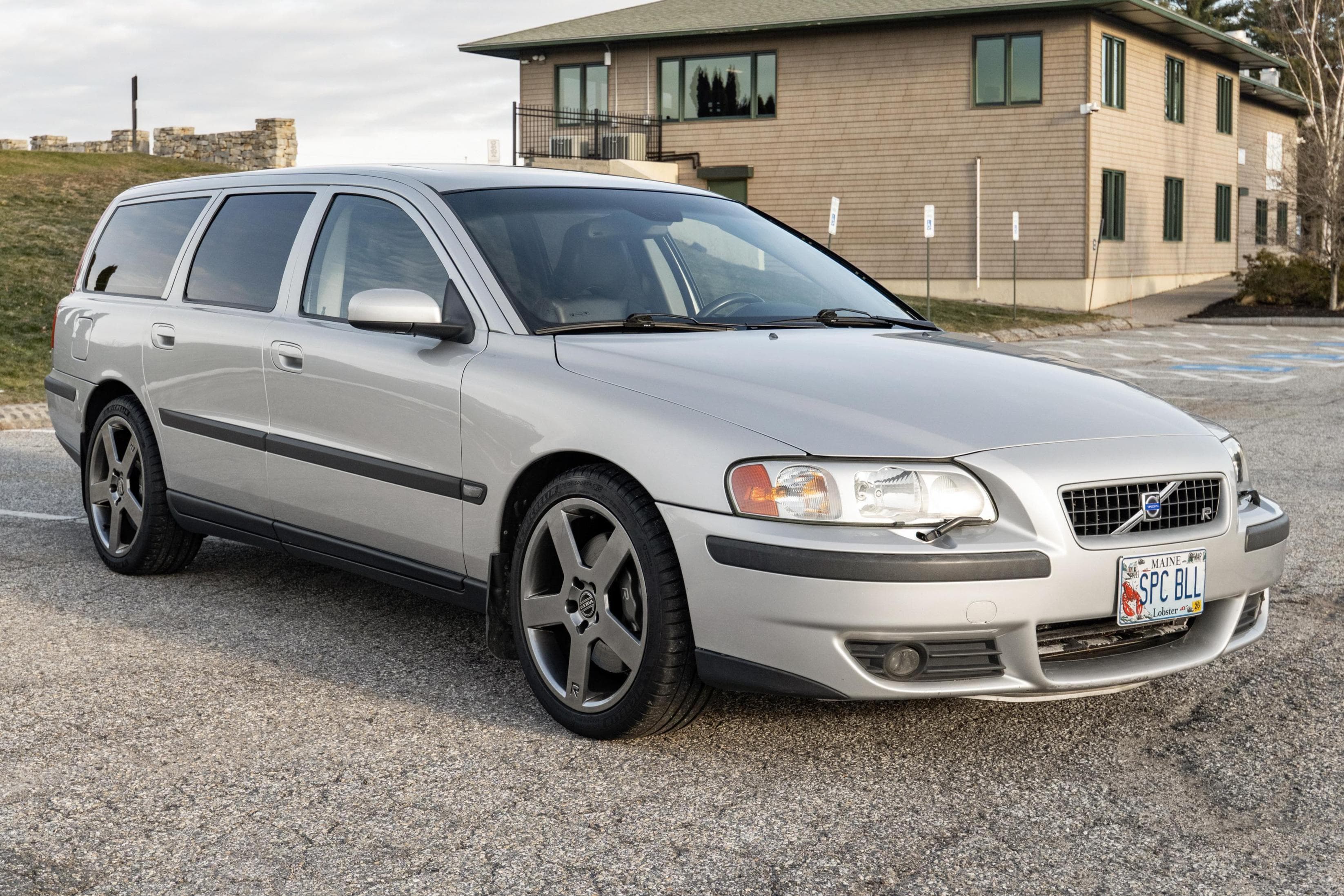 2004 Volvo V70 sold for $18,888