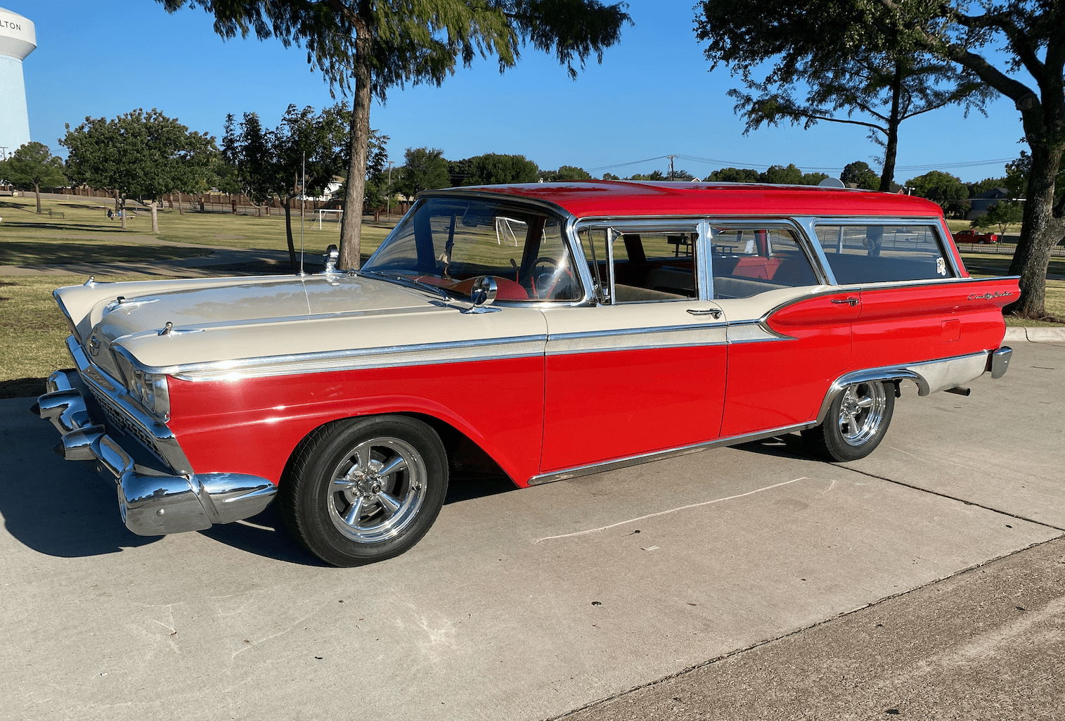 1959 Ford Country Sedan sold for $21,000