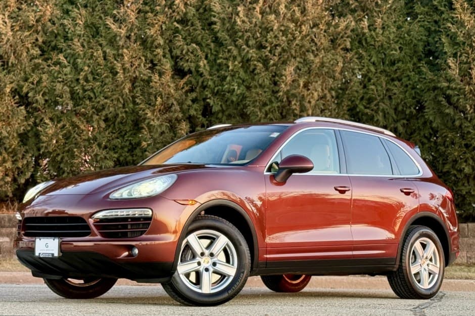 2013 Porsche 958 Cayenne (2011-2018) sold for $32,000