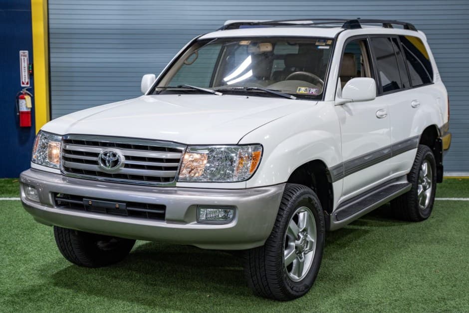 2007 Toyota Land Cruiser 100-Series sold for $18,000