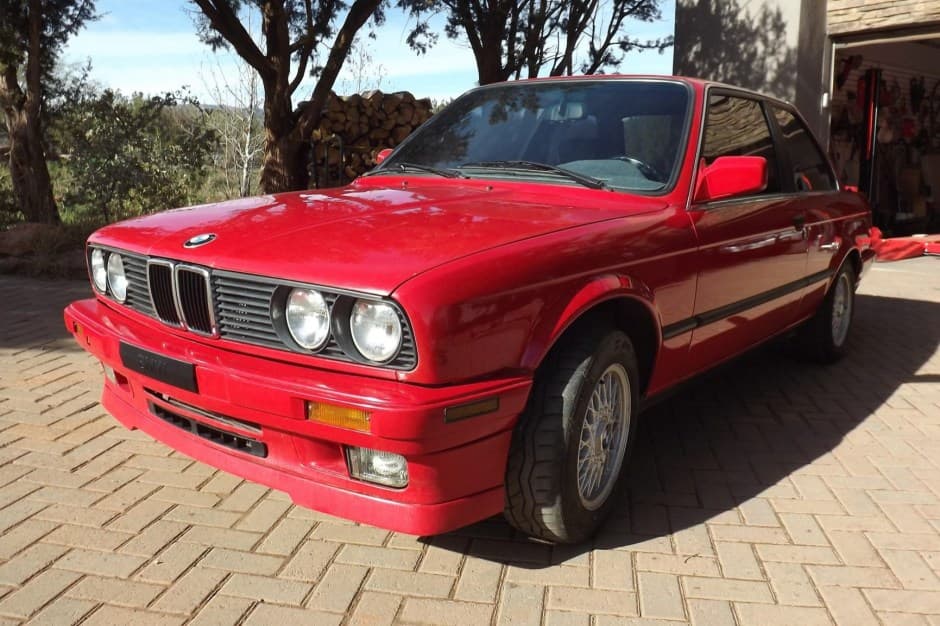 1990 BMW E30 3-Series Coupe sold for $17,500