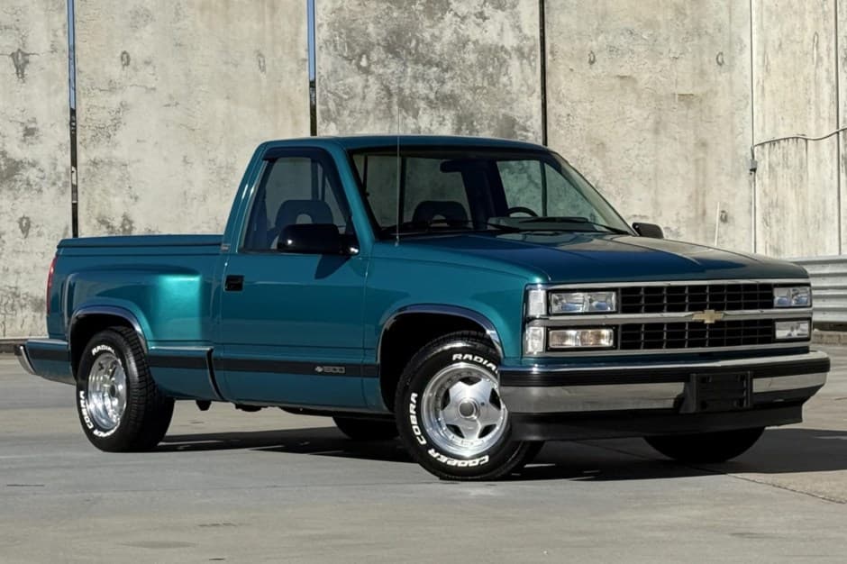 1993 Chevrolet C/K GMT400 (1988-2002) sold for $19,030