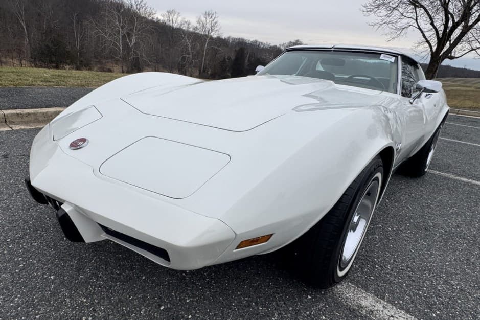 1975 Chevrolet Corvette C3 Coupe (1973-1982) sold for $11,250