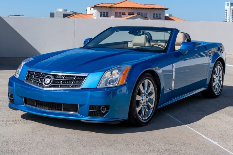 2009 Cadillac XLR sold for $32,500