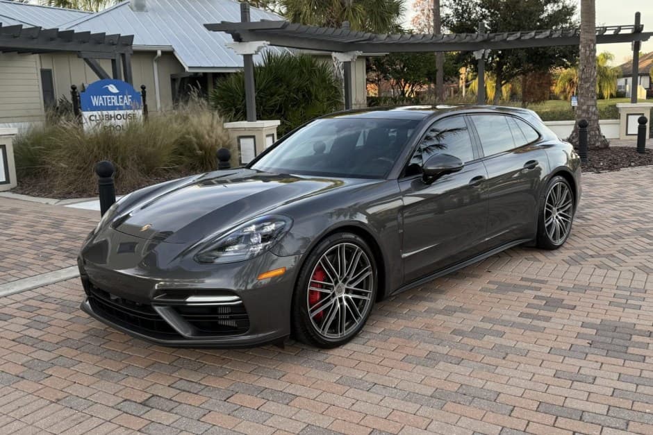 2018 Porsche Panamera sold for $95,500