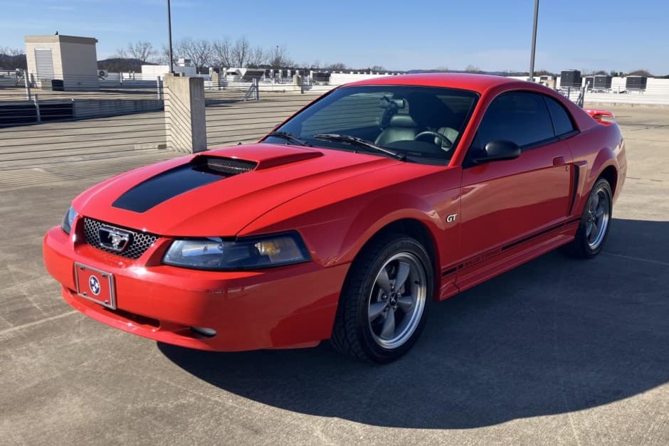 2001 Ford Mustang SN95 1994-2004 sold for $12,500