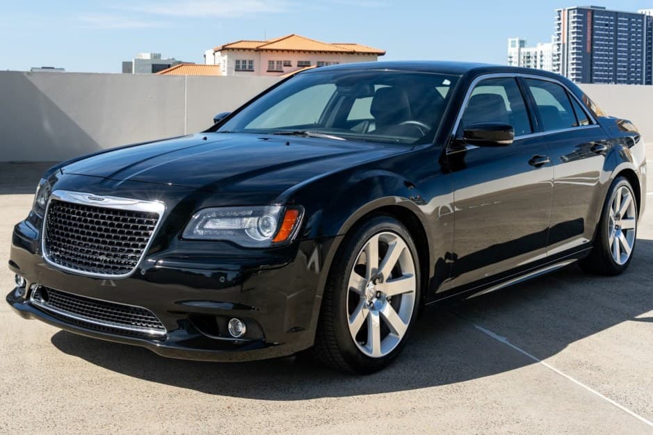 2012 Chrysler 300 (2005-2023) sold for $28,000