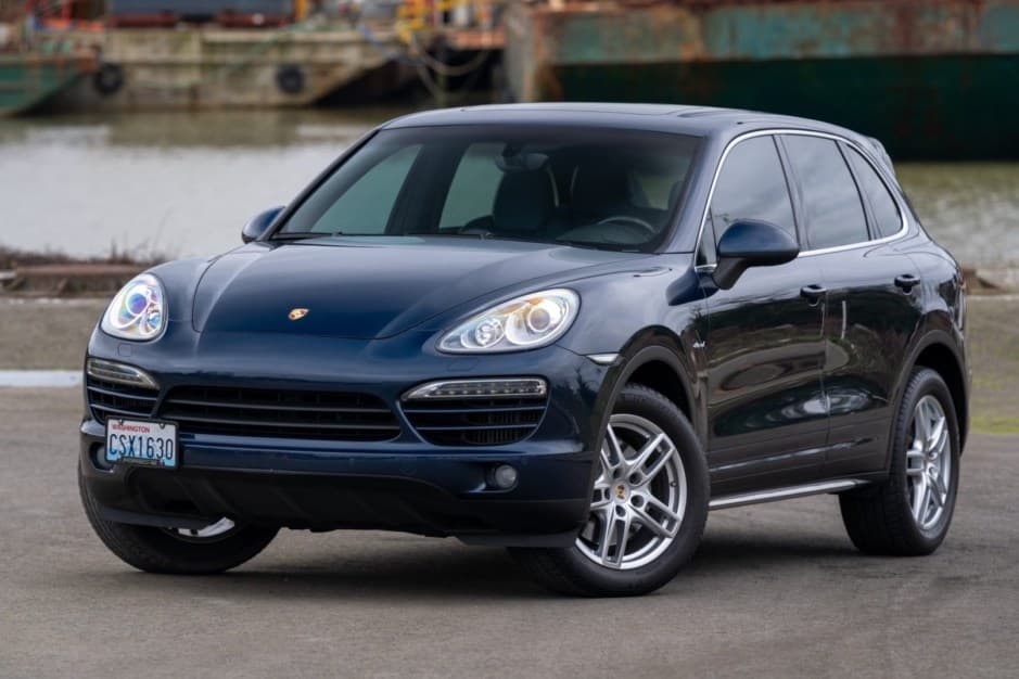 2013 Porsche 958 Cayenne (2011-2018) sold for $18,750