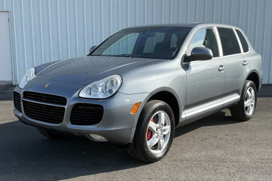 2005 Porsche 955/957 Cayenne (2003-2010) sold for $13,000