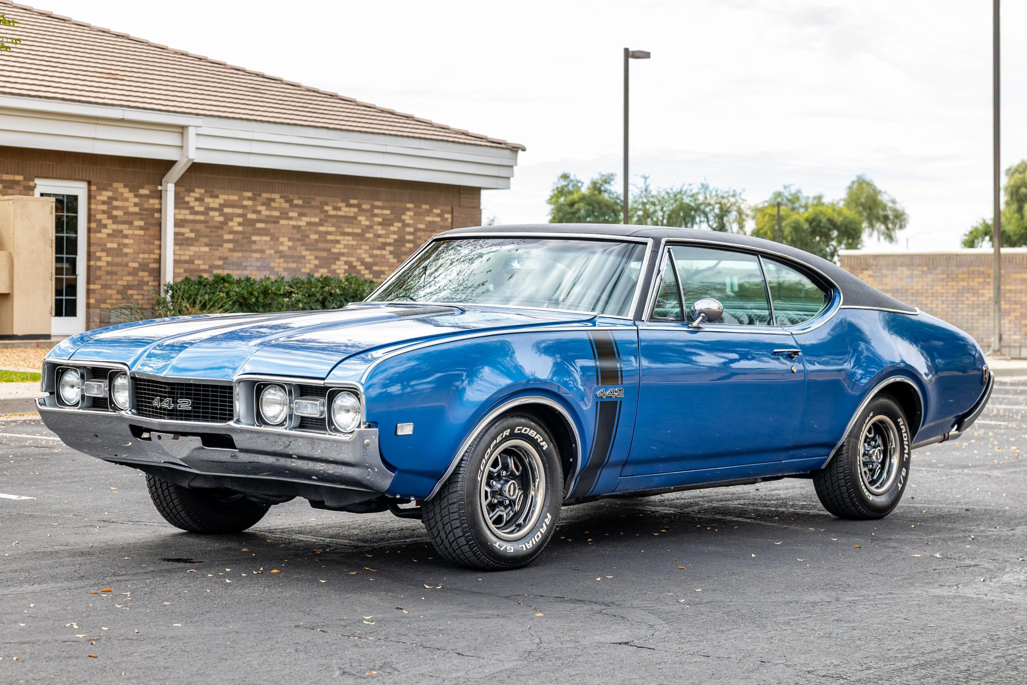 1968 Oldsmobile 442 sold for $23,250