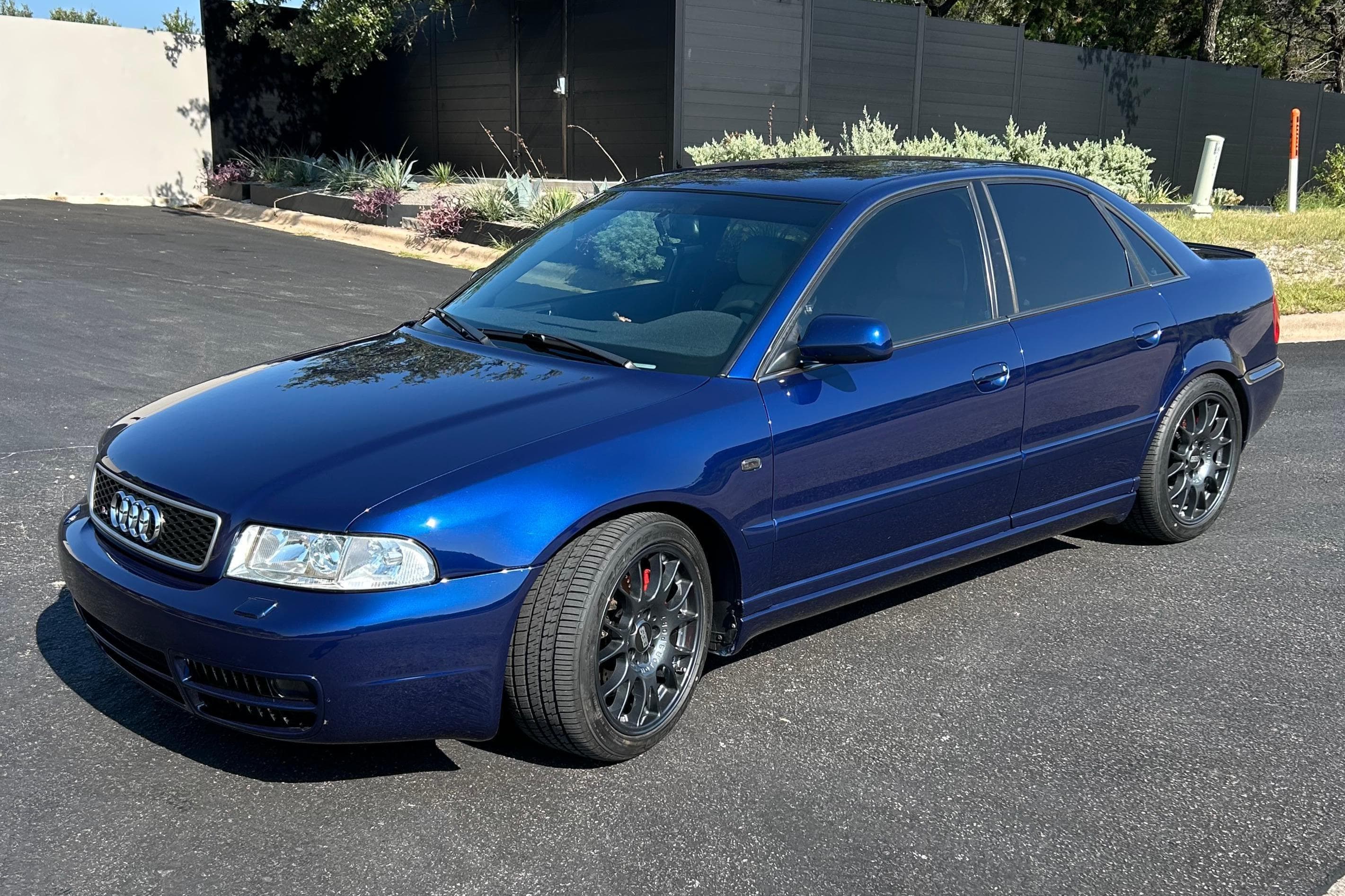 2001 Audi B5 S4 sold for $11,300