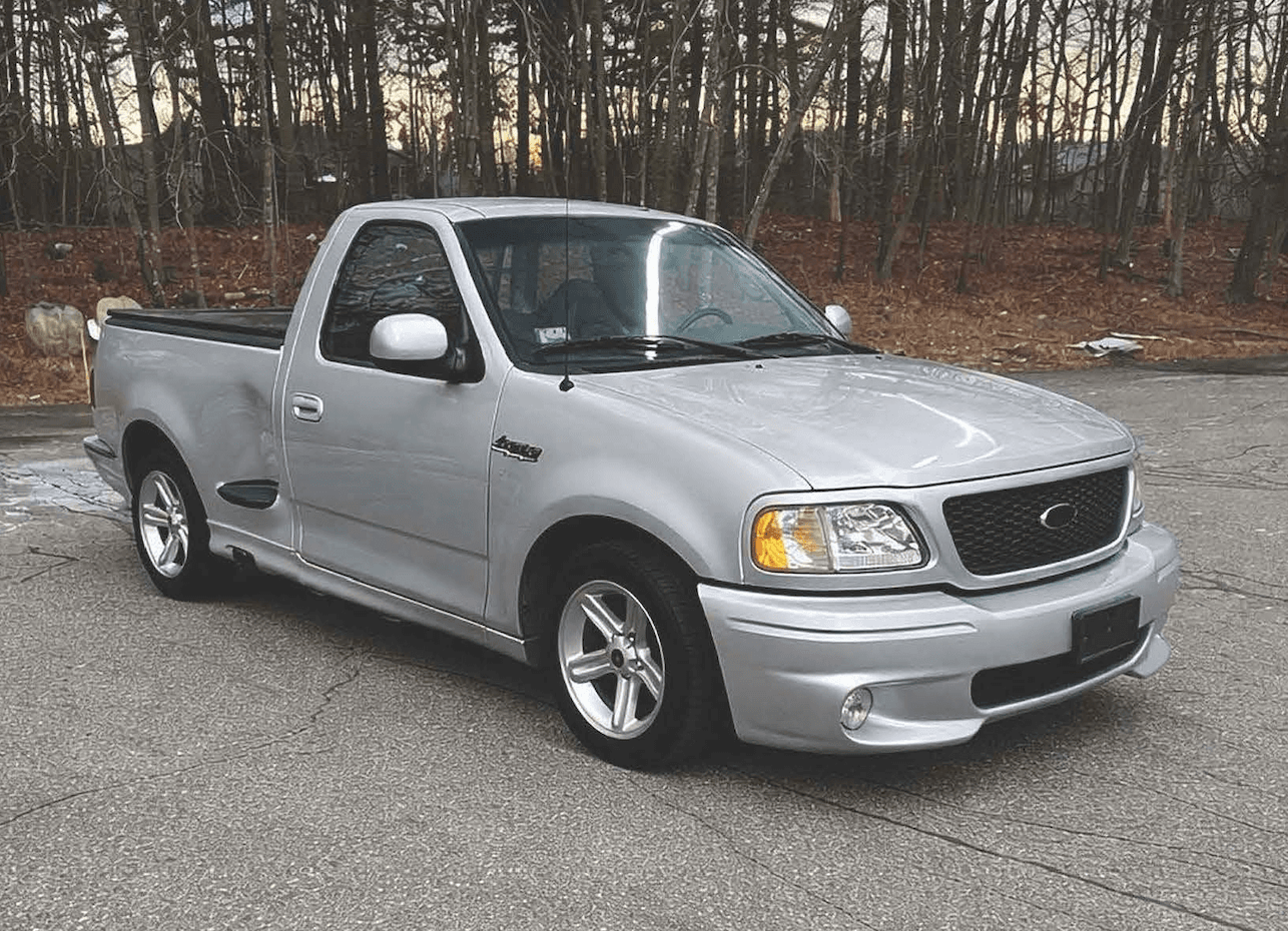 2000 Ford SVT F-150 Lightning sold for $0