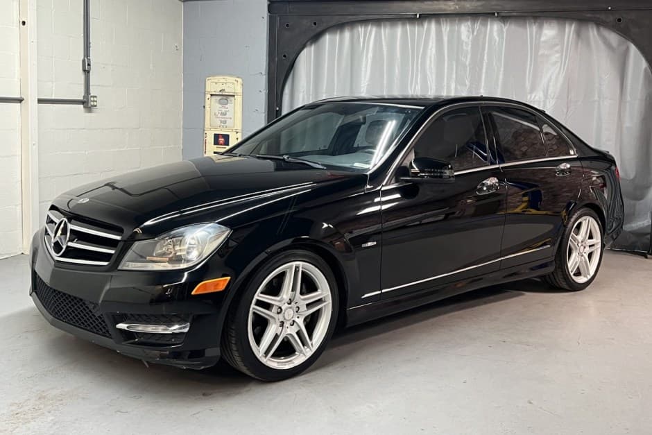 2012 Mercedes-Benz W204 C-Class sold for $8,800