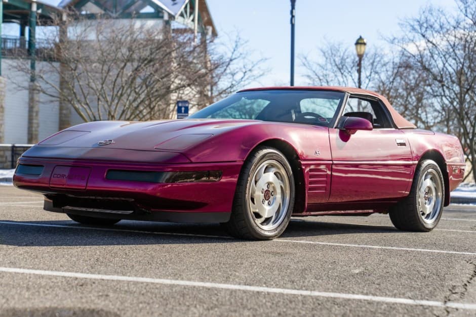 1993 Chevrolet Corvette C4 Convertible (1992-1996) sold for $9,900