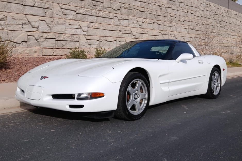 1998 Chevrolet Corvette C5 Coupe sold for $10,750