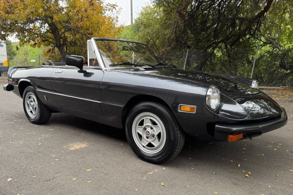 1982 Alfa Romeo 105/115 Spider Series 3 sold for $6,250