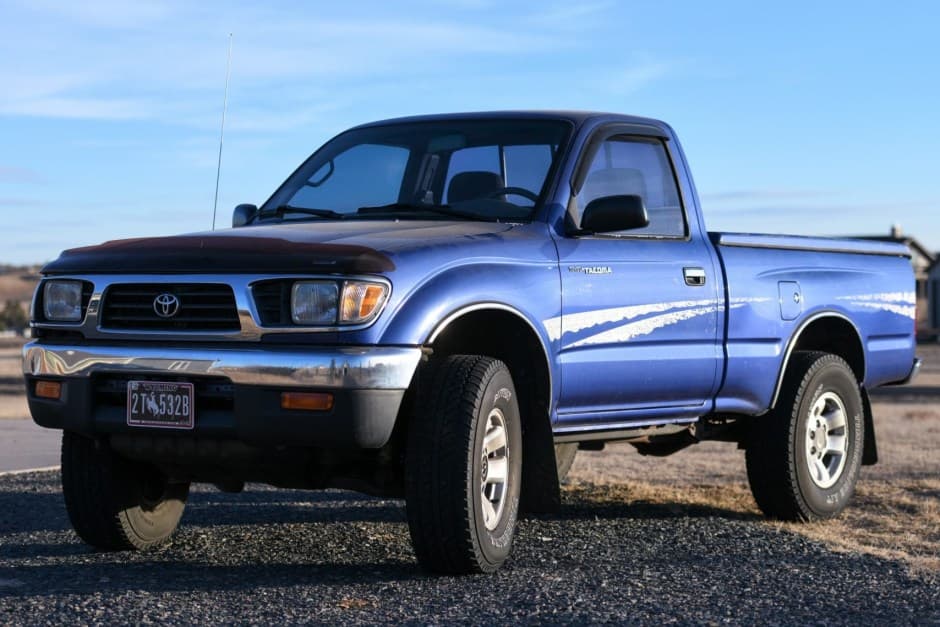 1995 Toyota Tacoma (N1X0 1995-2005) sold for $10,500