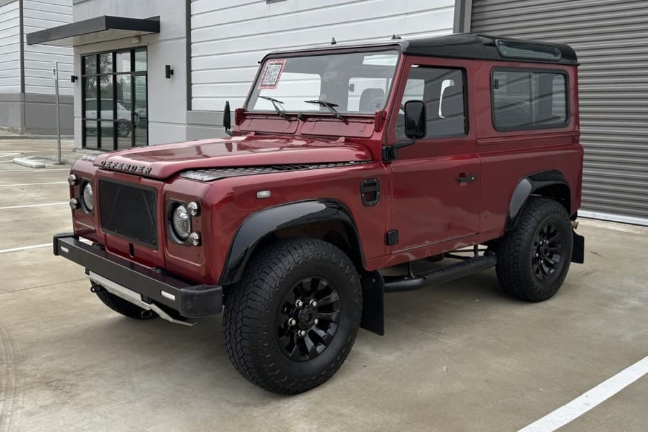 1990 Land Rover 90 / Defender 90 (Euro Spec) sold for $34,783