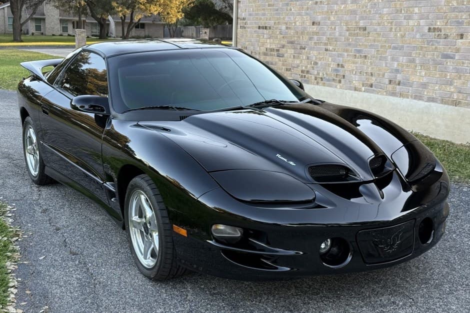 2001 Pontiac Firebird (4th Generation – 1993-2002) sold for $33,250