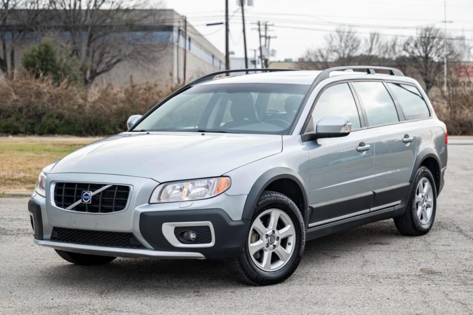2009 Volvo XC70 sold for $8,400