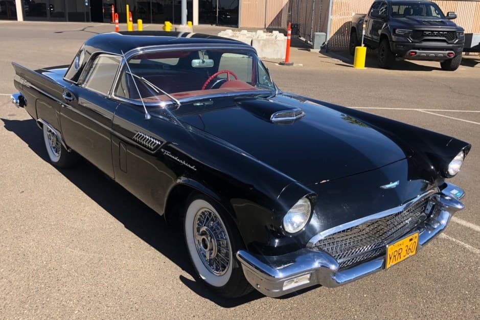 1957 Ford Thunderbird (1955-1957) sold for $17,500