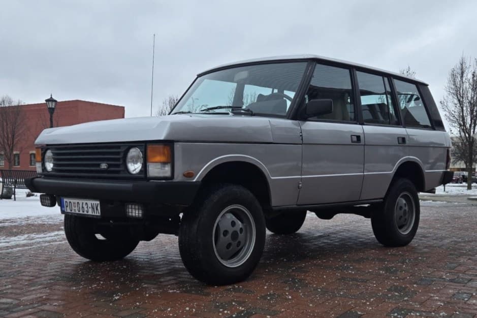 1987 Land Rover Range Rover Classic sold for $9,000