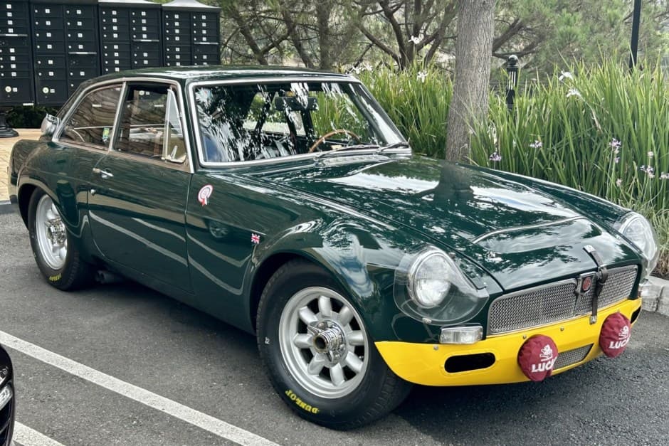1968 MG MGC sold for $44,000