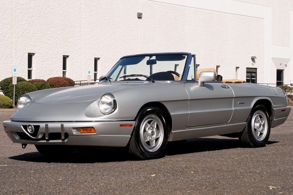 1991 Alfa Romeo 105/115 Spider Series 4 sold for $11,250