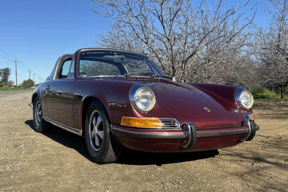 1971 Porsche LWB 911T (1969-1973) sold for $61,000