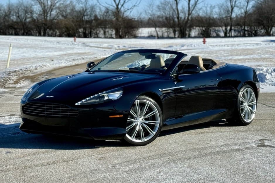 2012 Aston Martin Virage (2012) sold for $54,000