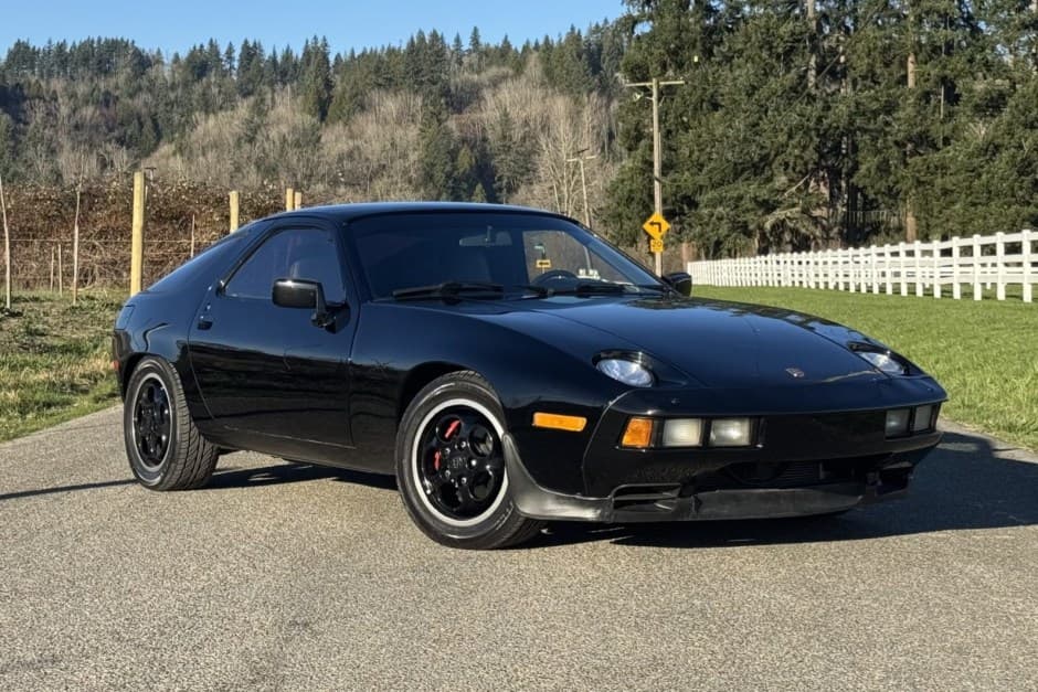 1979 Porsche 928 sold for $12,250