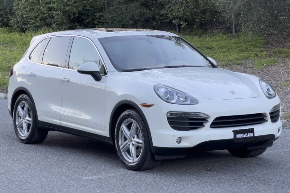 2012 Porsche 958 Cayenne (2011-2018) sold for $20,000