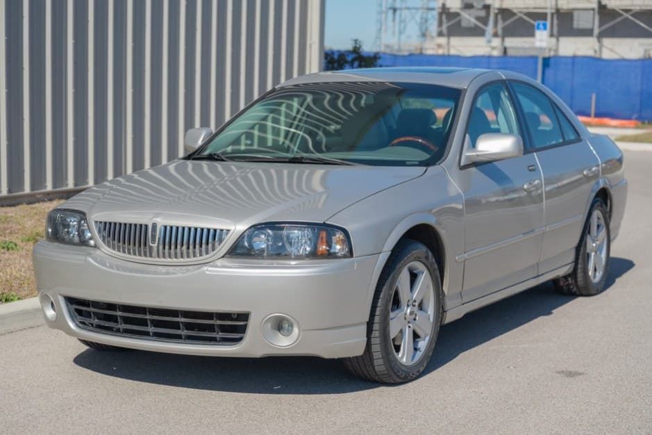 2006 Lincoln  sold for $8,600